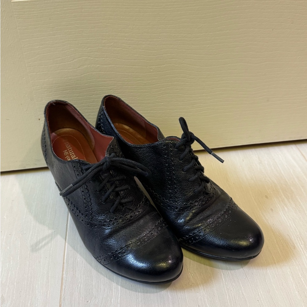 Naturalizer Black Women’s Oxford Shoes